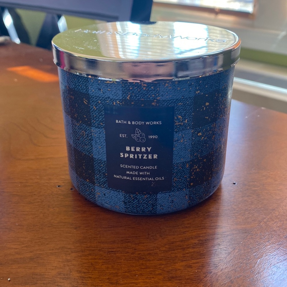 Bath & Body Works candle